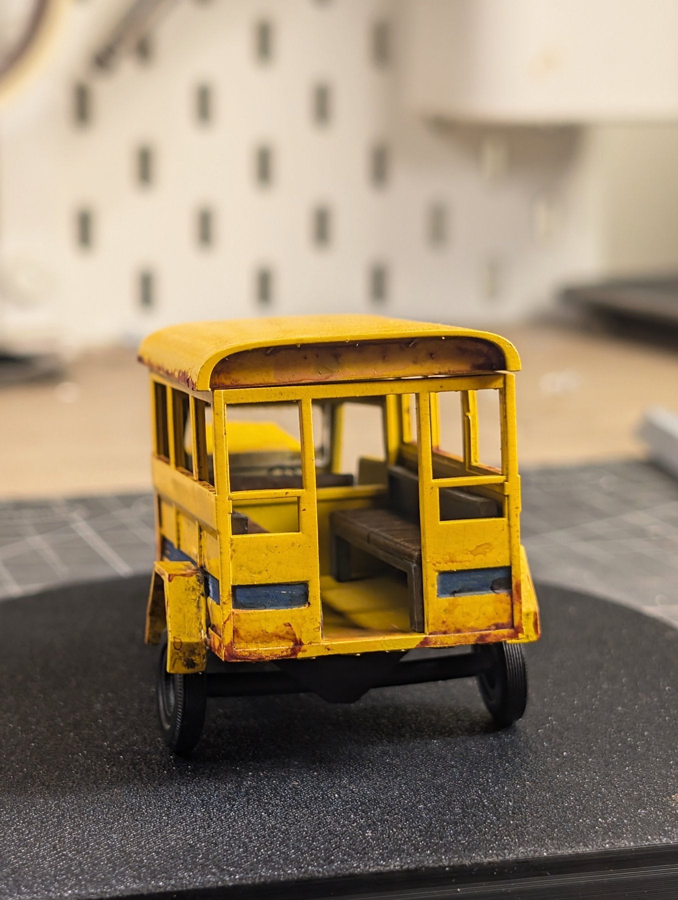 Bajaj Hanseat Tempo (1:57 Scale)